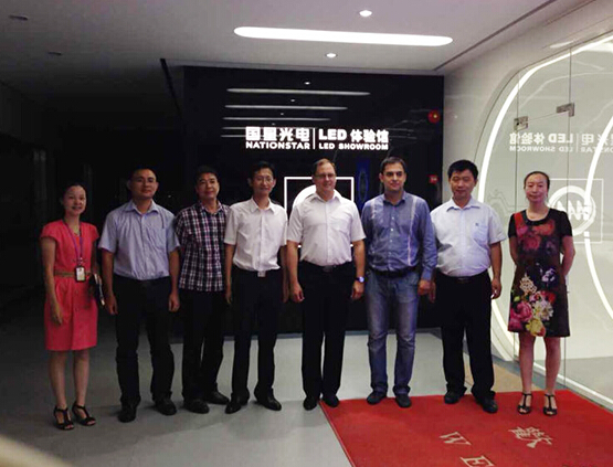 俄罗斯驻华商务总代表及省市向导一行莅临南宫NG娱乐光电