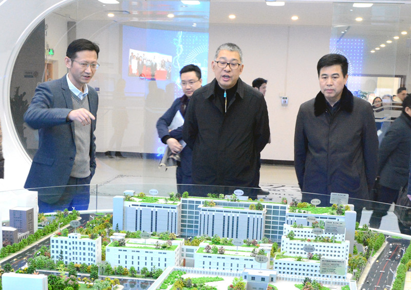 省国资委副主任、党委委员刘小龙带队莅临南宫NG娱乐光电举行混淆所有制刷新、处置惩罚“僵尸企业”等情形调研