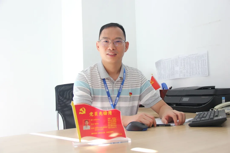 新时代党员先锋①｜2019年度国家科学手艺前进奖一等奖项目主要加入人——南宫NG娱乐光电研发中心党支部书记袁毅凯
