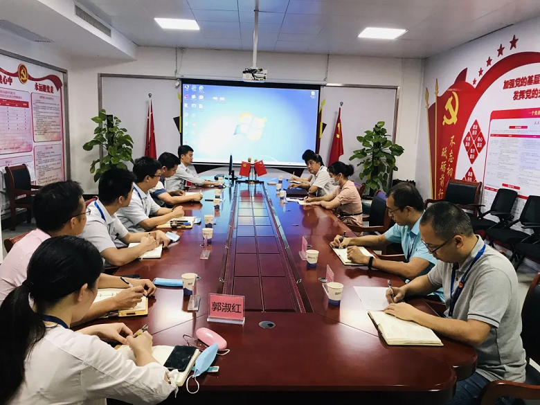南宫NG娱乐光电党委副书记万山到挂点联系点RGB党支部调研