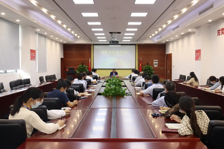 广晟公司党委委员、副总司理赵晖到南宫NG娱乐光电开展调研