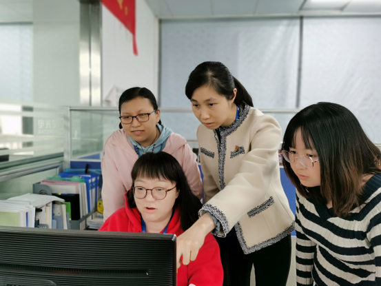 新时代党员先锋④｜致力提升专利质效 做知识产权护航人 ——南宫NG娱乐光电研究院副院长梁丽芳