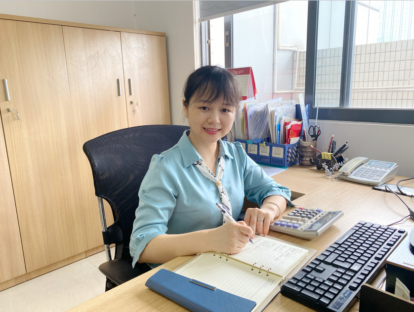 新时代党员先锋⑨ | 向善、向真、向上的财务先锋——记南宫NG娱乐光电财务部部长杨礼红