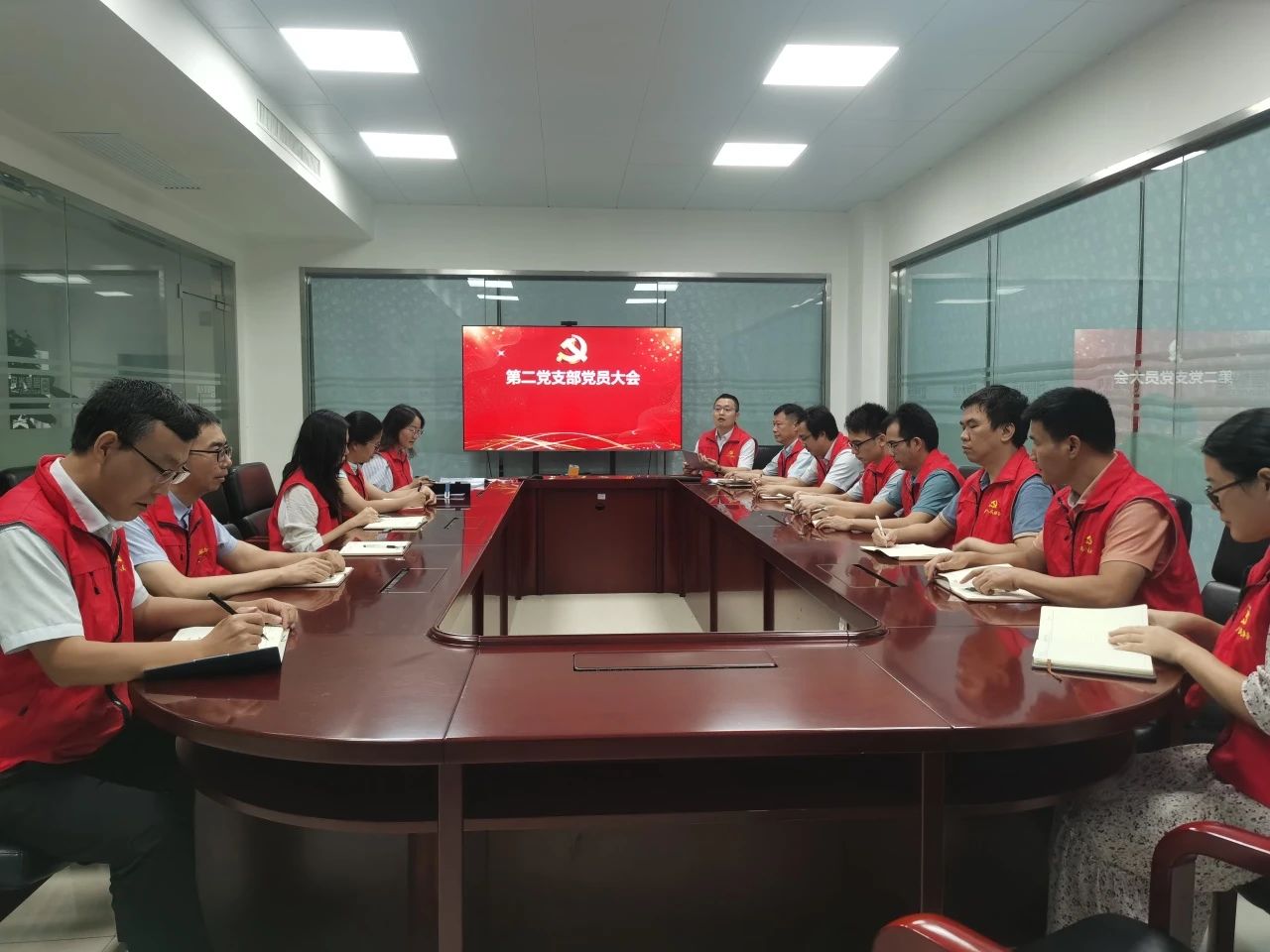 大干快干四序度 奋力攀高夺全胜 —— 南宫NG娱乐光电各党支部吹响决胜整年“冲锋号”（二）